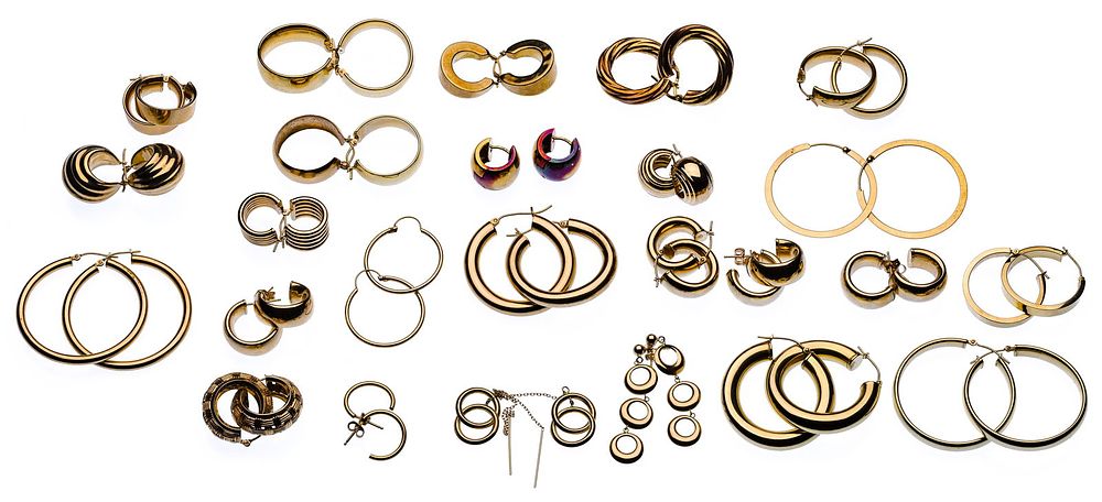 Lot 167: 18k and 14k Yellow Gold Earring Assortment