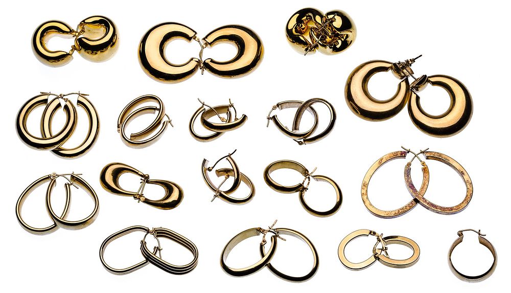 Lot 206: 14k Yellow Gold Earring Assortment