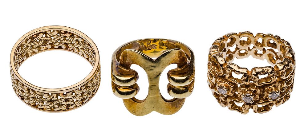 Lot 253: 14k Yellow Gold Ring Assortment