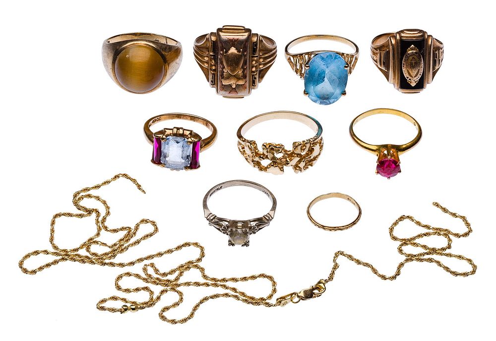 Lot 260: 10k Gold Assortment