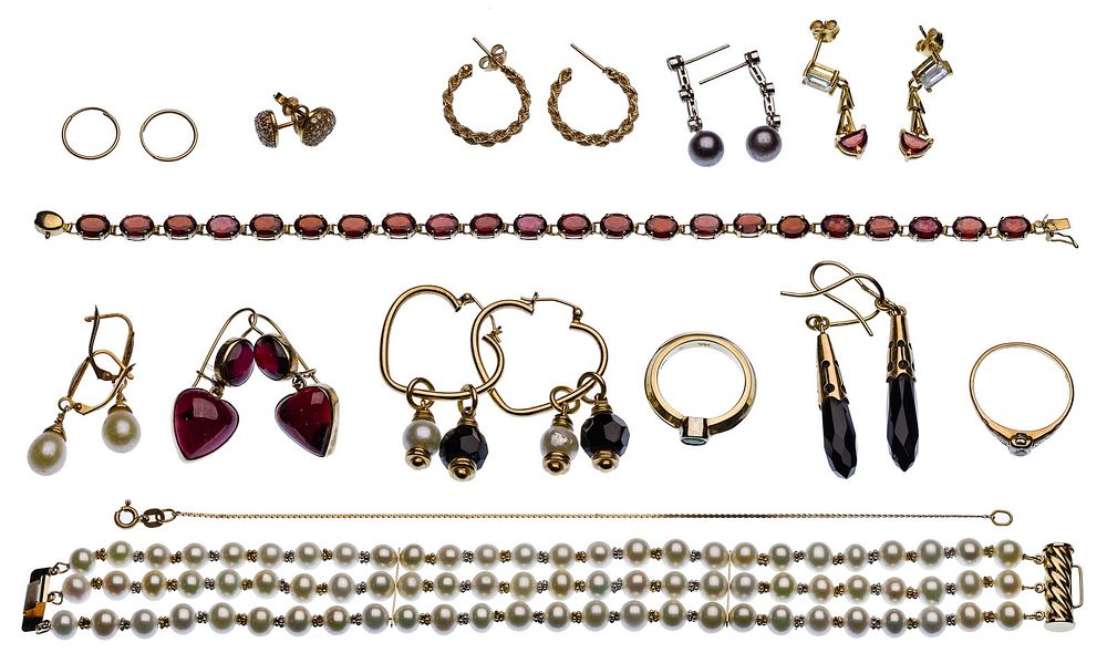 Lot 264: 18k and 14k Gold Jewelry Assortment