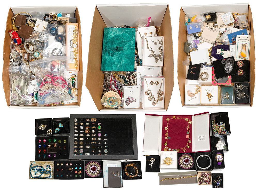 Lot 281: Costume Jewelry Assortment