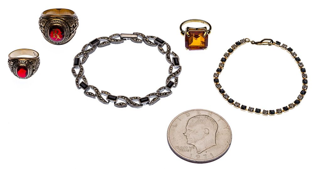 Lot 310: 10k Yellow Gold School Rings
