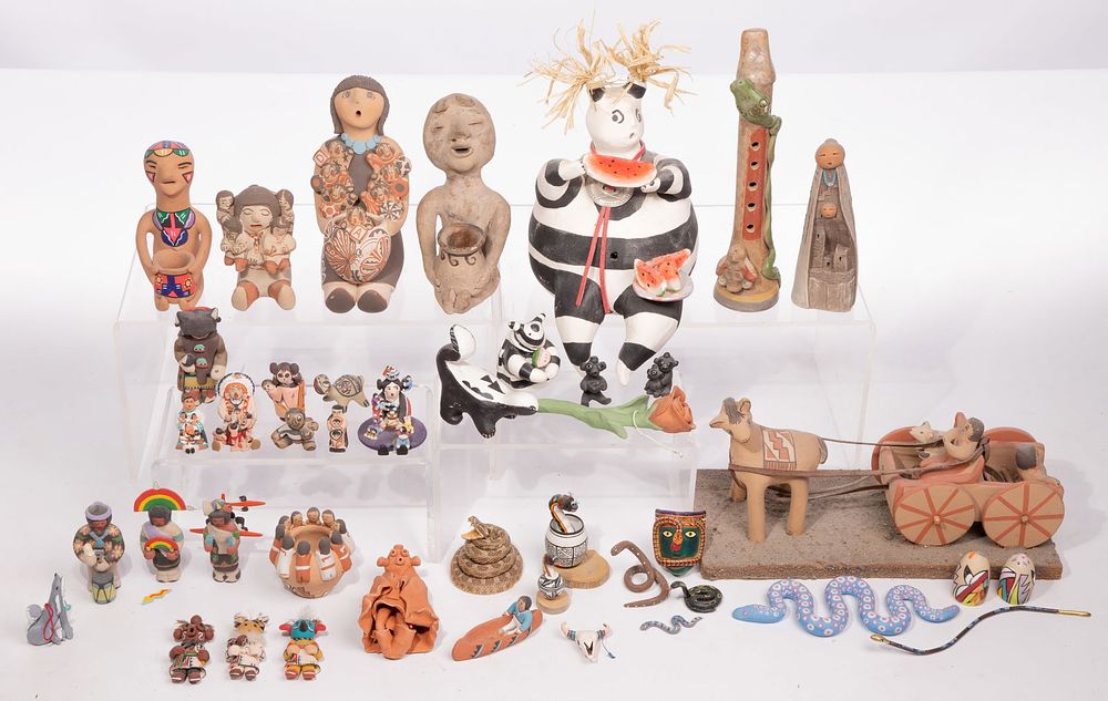 Lot 369: Pueblo Pottery Assortment
