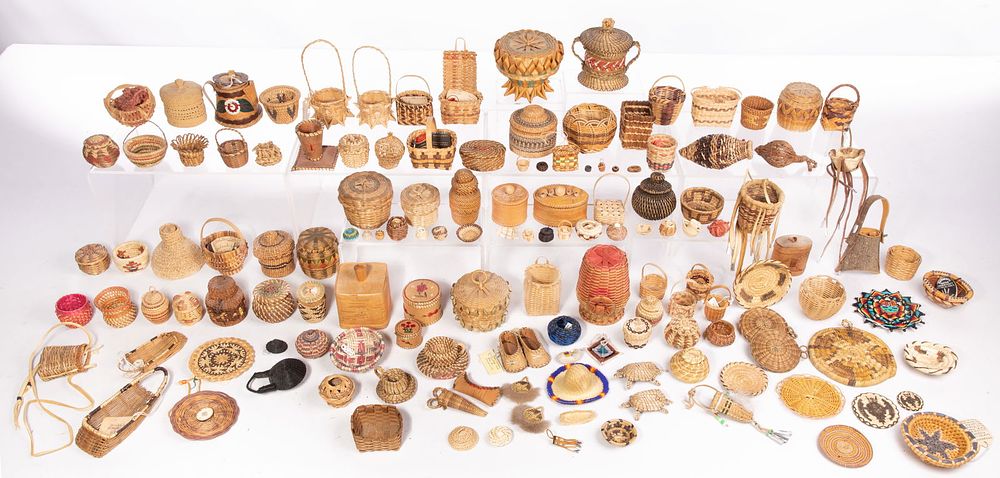Lot 371: Miniature Basket Assortment