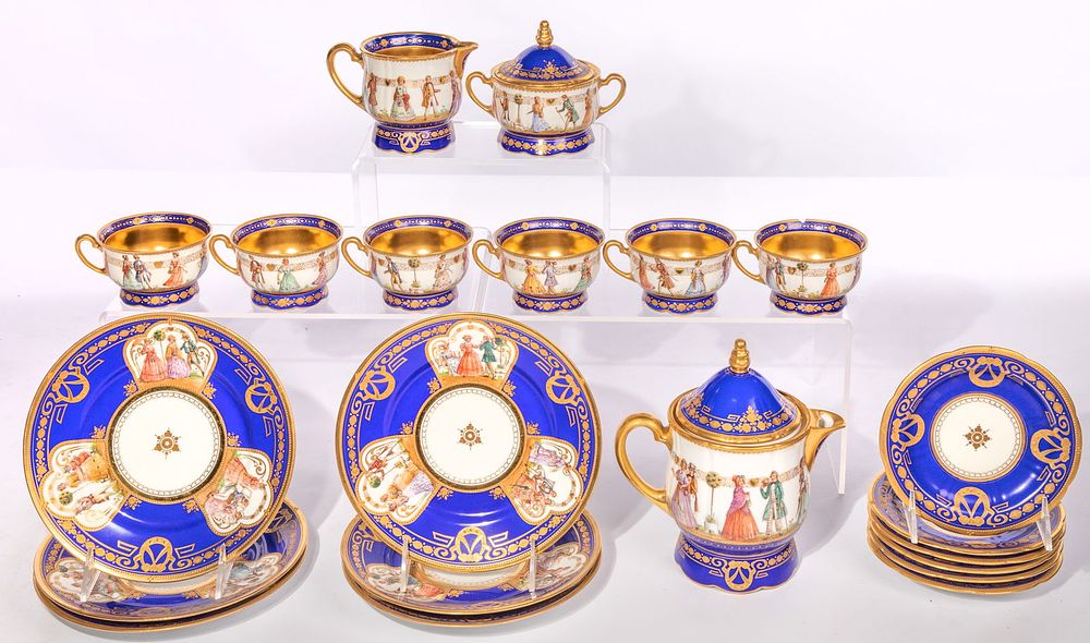 Lot 397: Ambrosius Lamm / Saxony Dresden 'Courting Couple' Porcelain