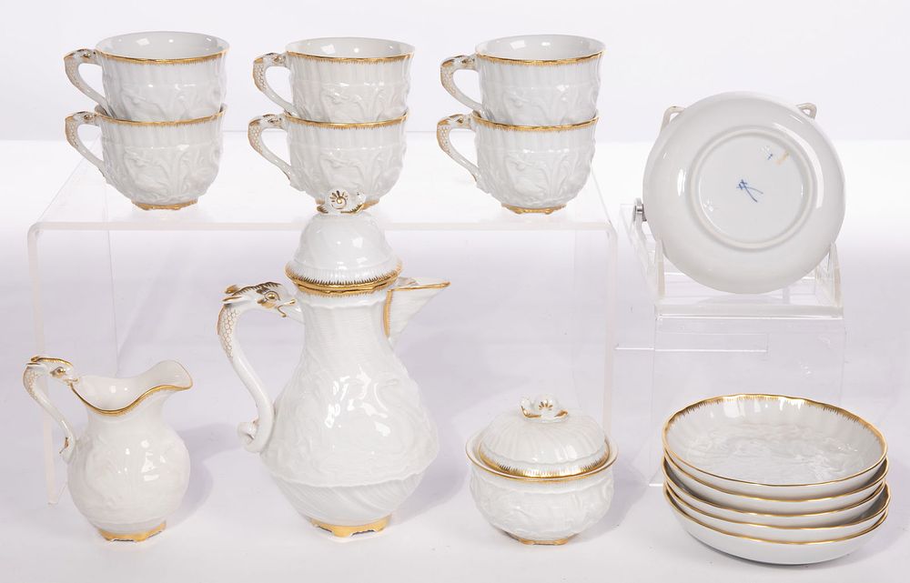 Lot 410: Meissen 'Swan' Gilt Porcelain Tea Service