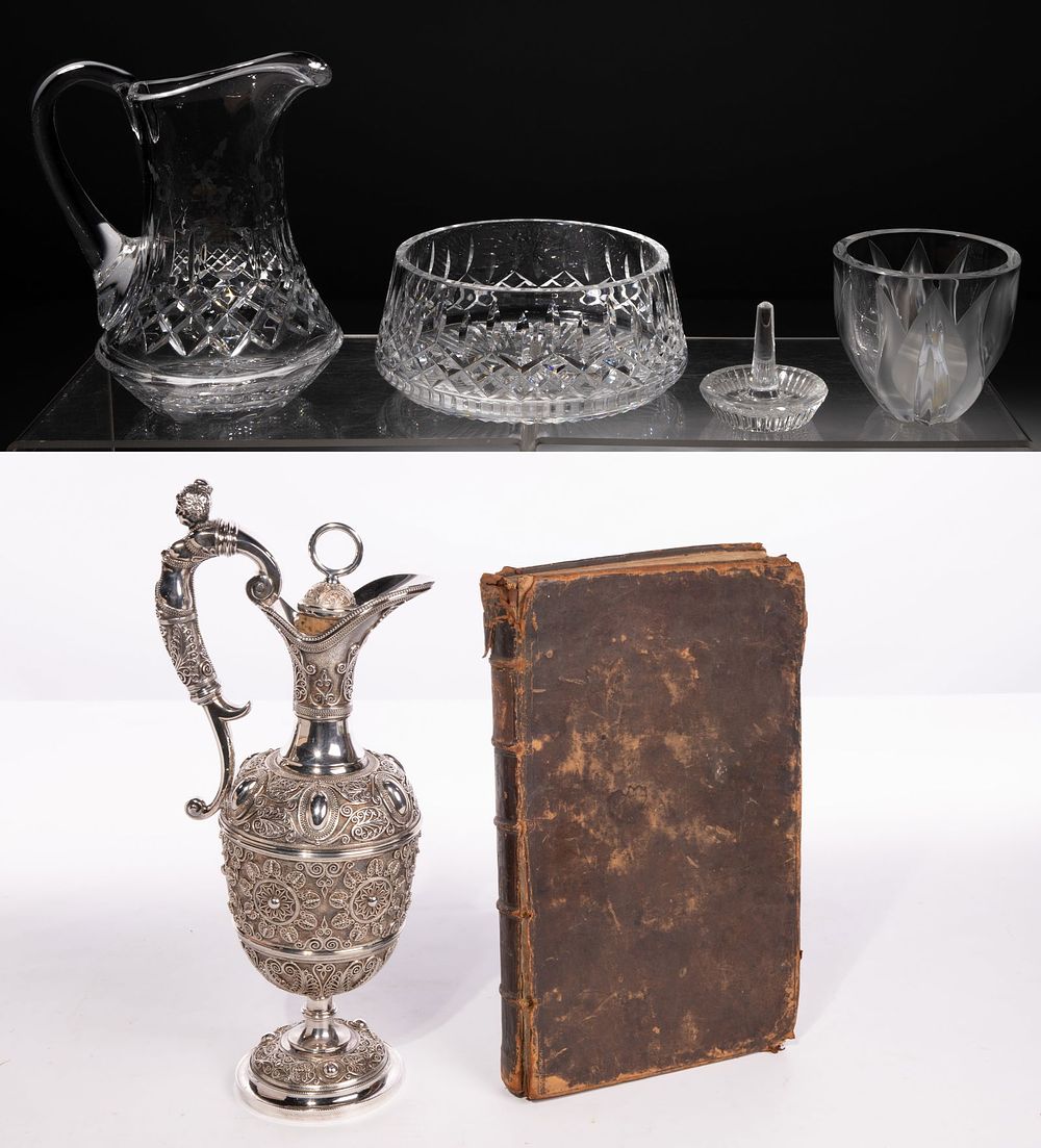 Lot 437: Decorative Object Assortment