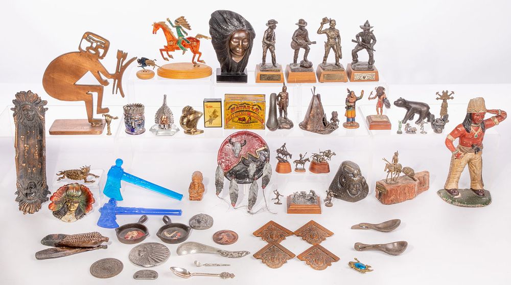 Lot 441: Western Motif Decorative Object Assortment