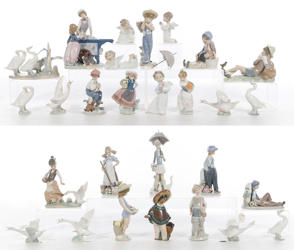 Lot 451: Lladro Figurine Assortment