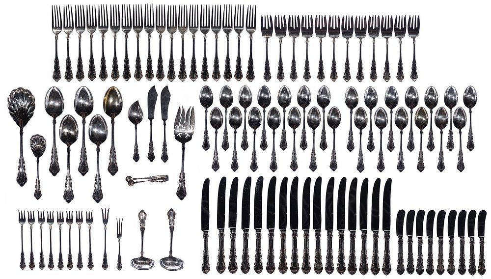 Lot 209: Reed & Barton 'Georgian Rose' Sterling Silver Flatware Service