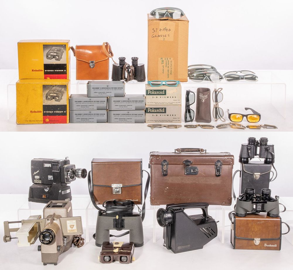 Lot 238: Projector and Camera Accessory Assortment