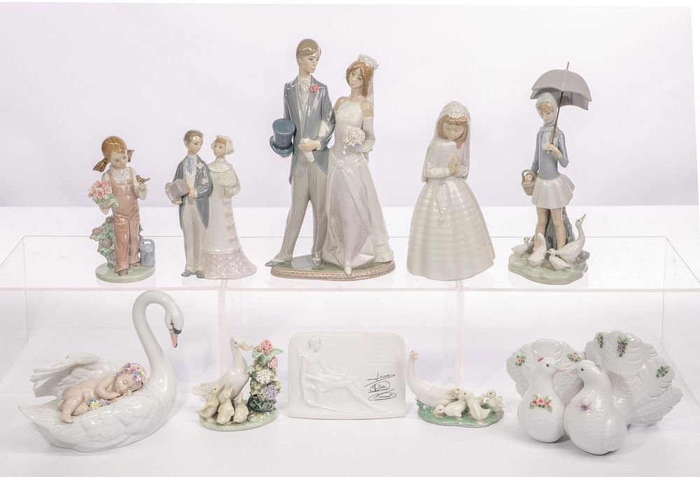 Lot 262: Lladro Porcelain Figurine Assortment
