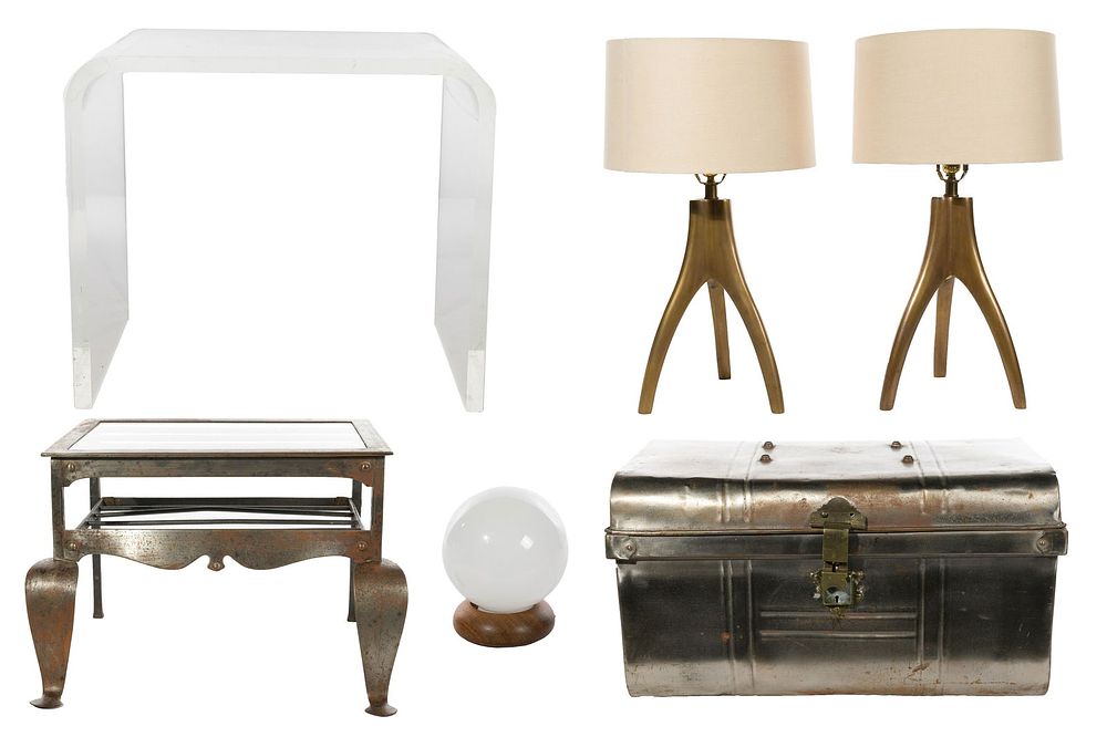 Lot 338: Decorative Object Assortment