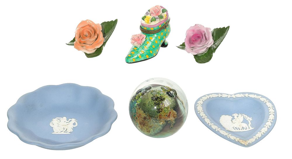 Lot 340: Decorative Object Assortment