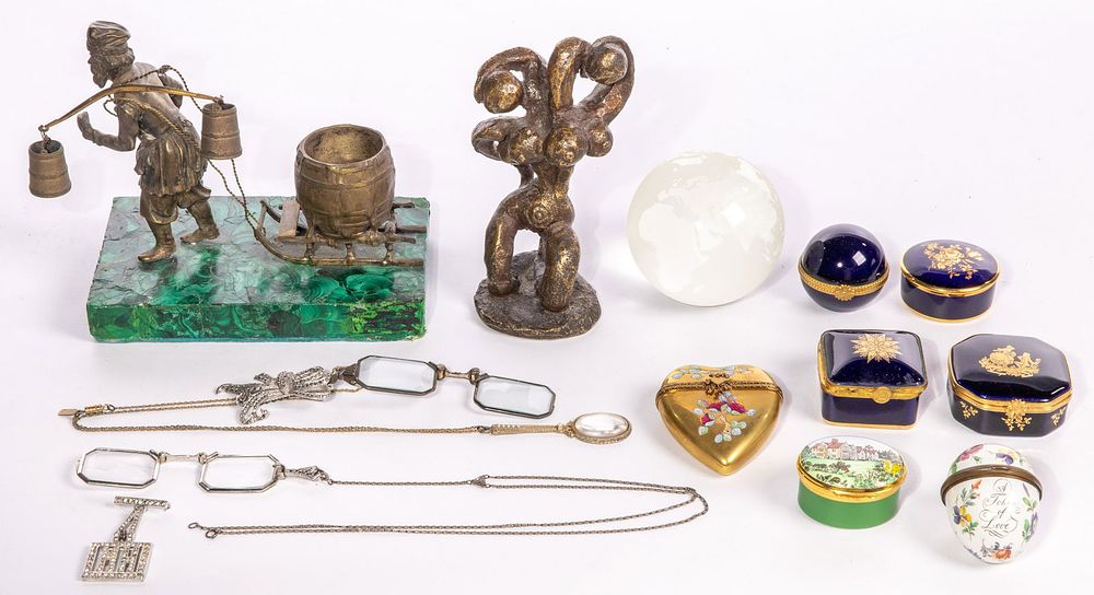 Lot 341: Decorative Object Assortment