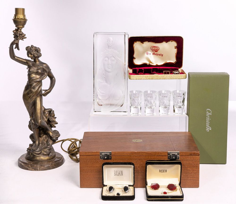 Lot 344: Decorative Object Assortment