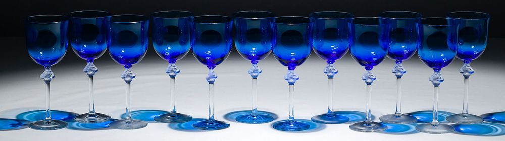 Lot 399: Lalique Crystal 'Roxane' Stemware Collection