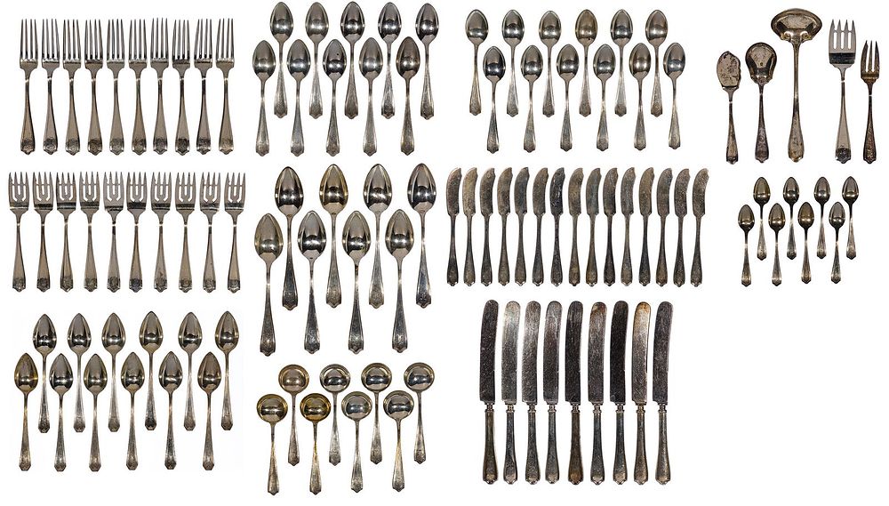 Lot 301: Alvin 'Maryland' Sterling Silver Flatware Service