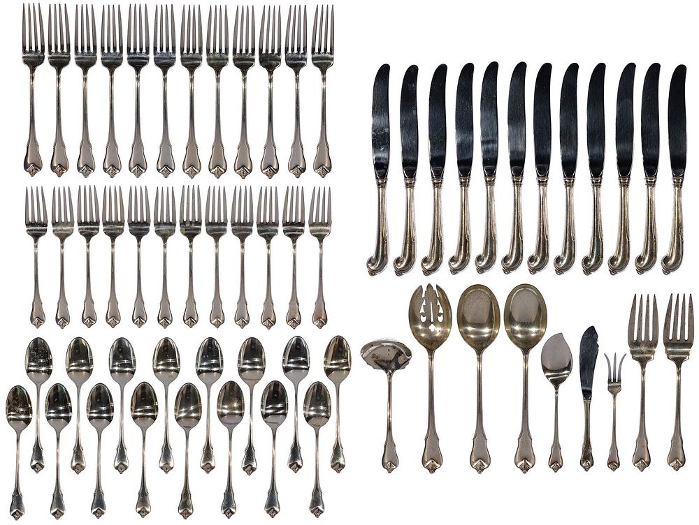 Lot 308: Wallace 'Grand Colonial' Sterling Silver Flatware Service