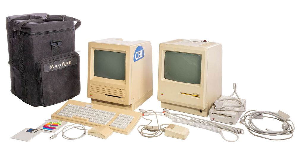 Lot 340: Apple Mcintosh and Accessory Assortment