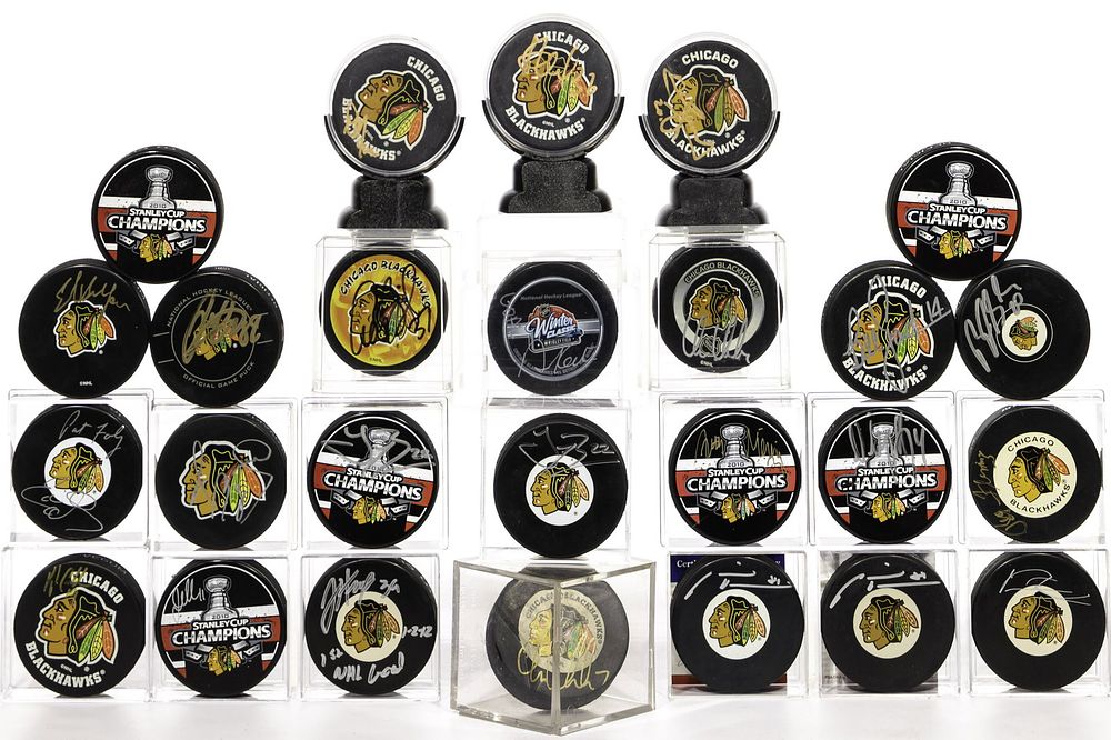 Lot 421: Hockey Signed Puck Assortment