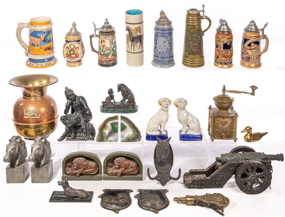 Lot 488: Decorative Object Assortment