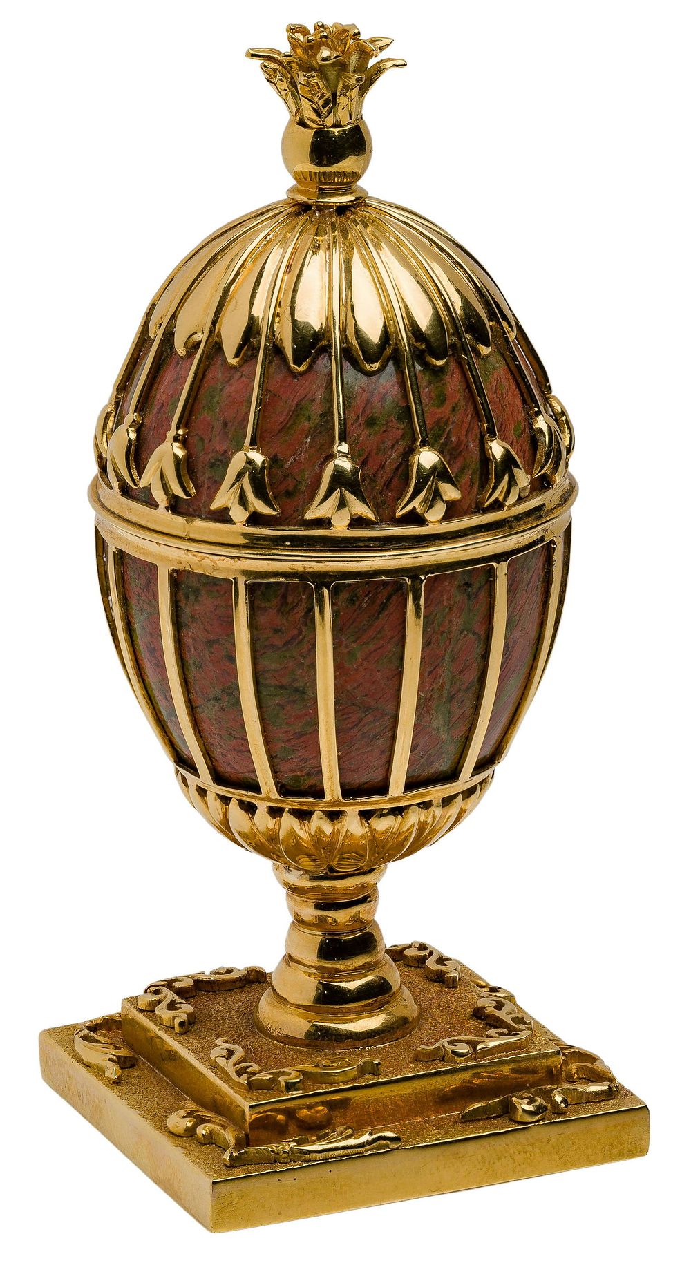 Lot 168: 18k Yellow Gold and Stone Egg