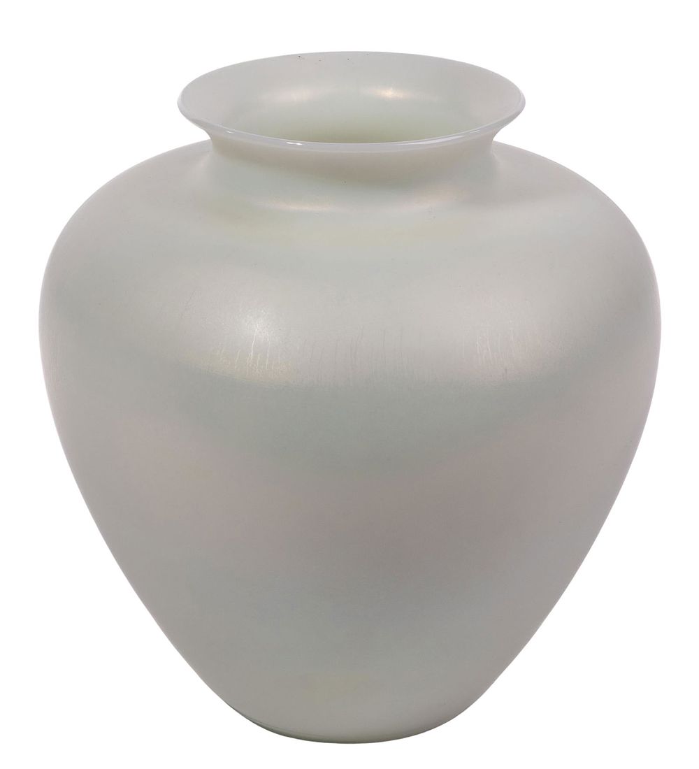 Lot 267: Steuben Calcite Glass Vase