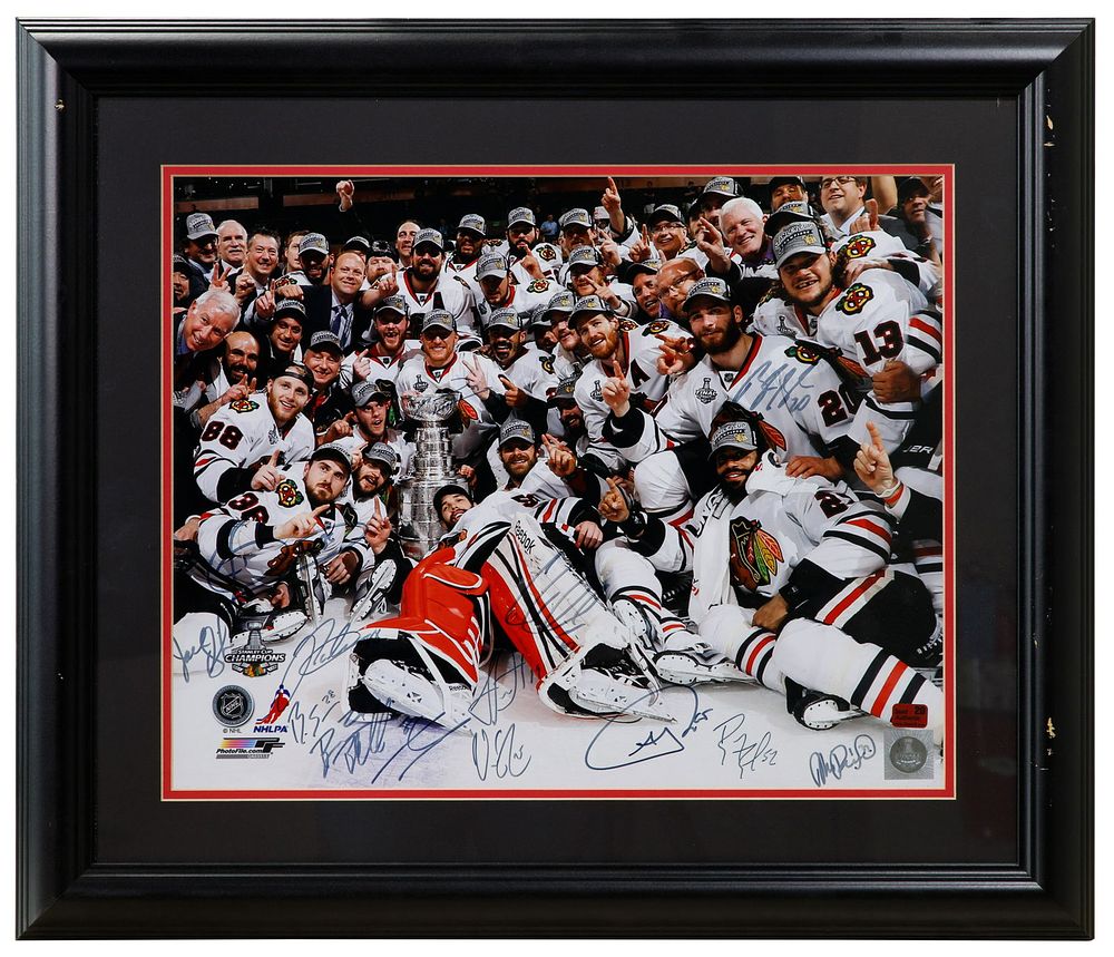 Lot 314: Chicago Blackhawks Stanley Cup Champions Signed Team Photograph
