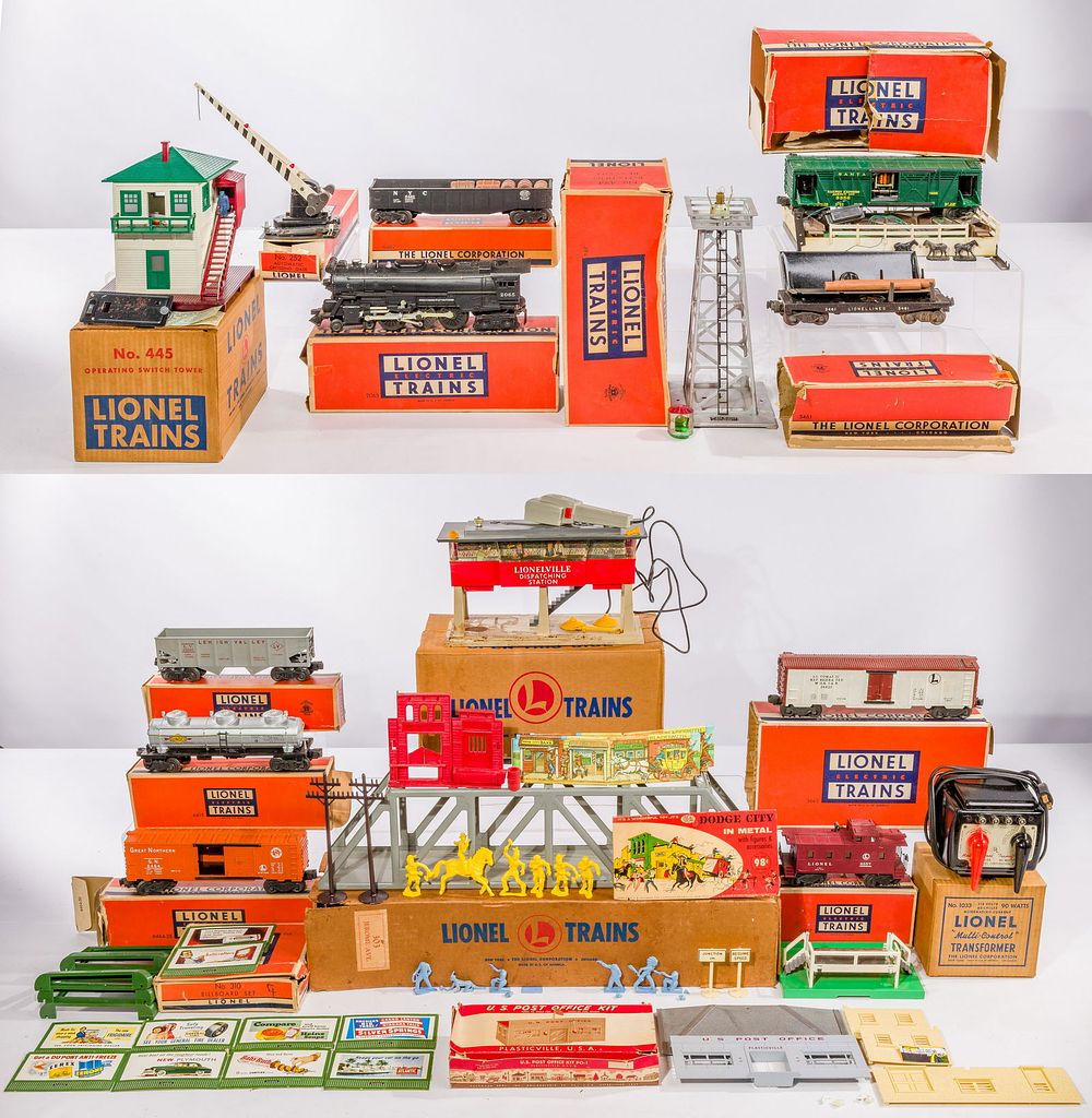 Lot 211: Lionel Model Train and Accessory Assortment