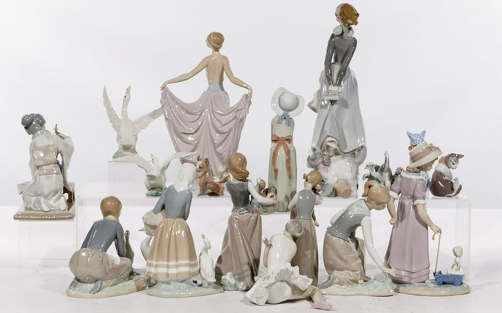 Lot 250: Lladro Porcelain Figurine Assortment