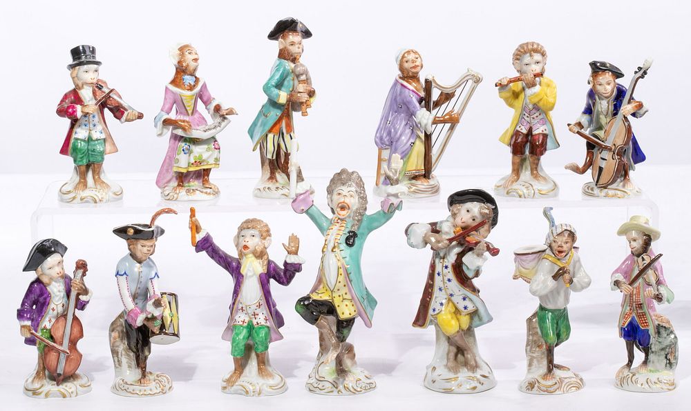 Lot 253: Rudolstadt Volkstedt and Sitzendorf Porcelain Monkey Band Figurine Assortment