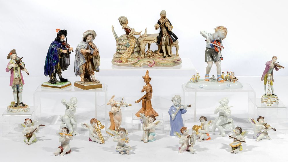 Lot 255: Violin Motif Figurine Assortment