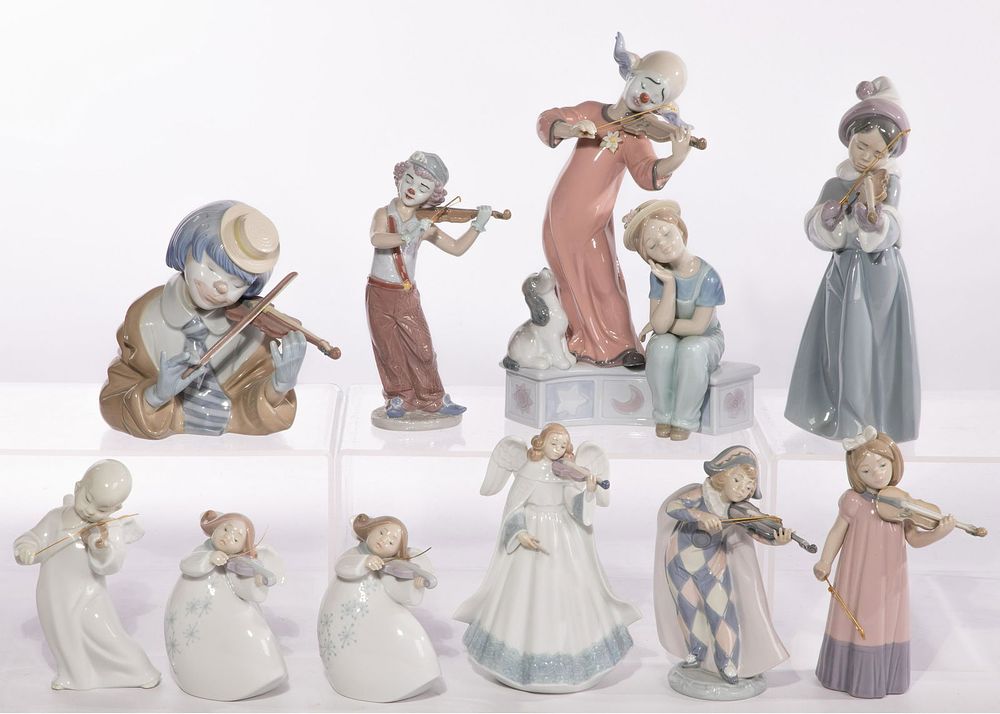 Lot 262: Lladro Porcelain Figurine Assortment