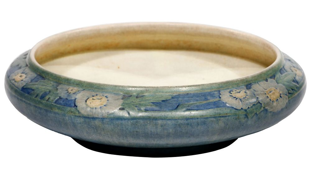 Lot 282: Newcomb College Art Pottery Low Bowl