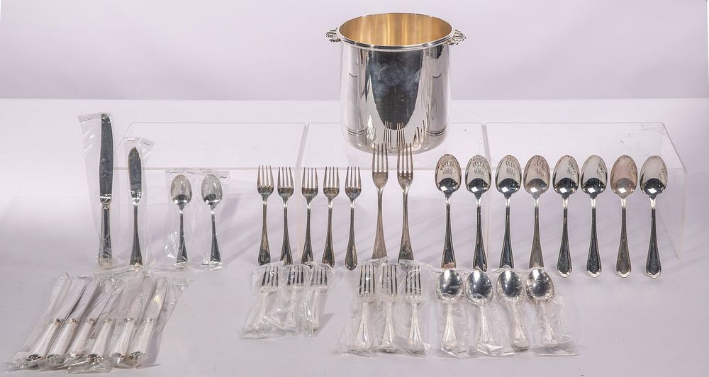 Lot 174: Christofle 'Spatours' Silverplate Flatware Service