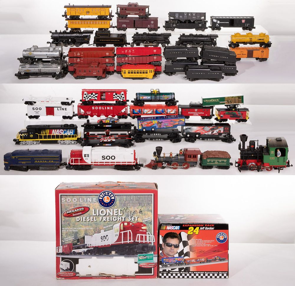 Lot 195: Lionel O-Gauge Model Train Assortment