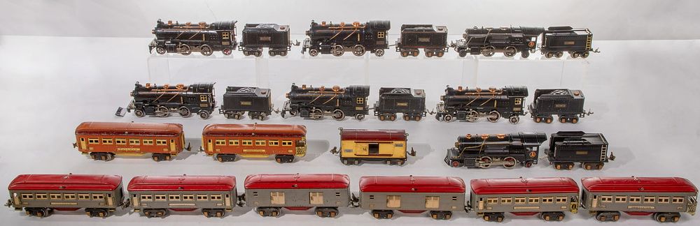 Lot 198: Lionel O-Gauge Model Train Car Assortment