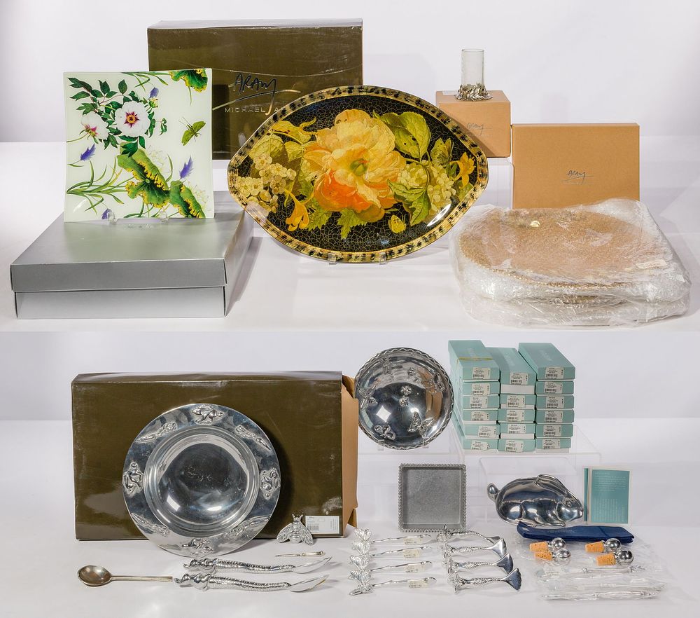 Lot 278: Decorative Object Assortment