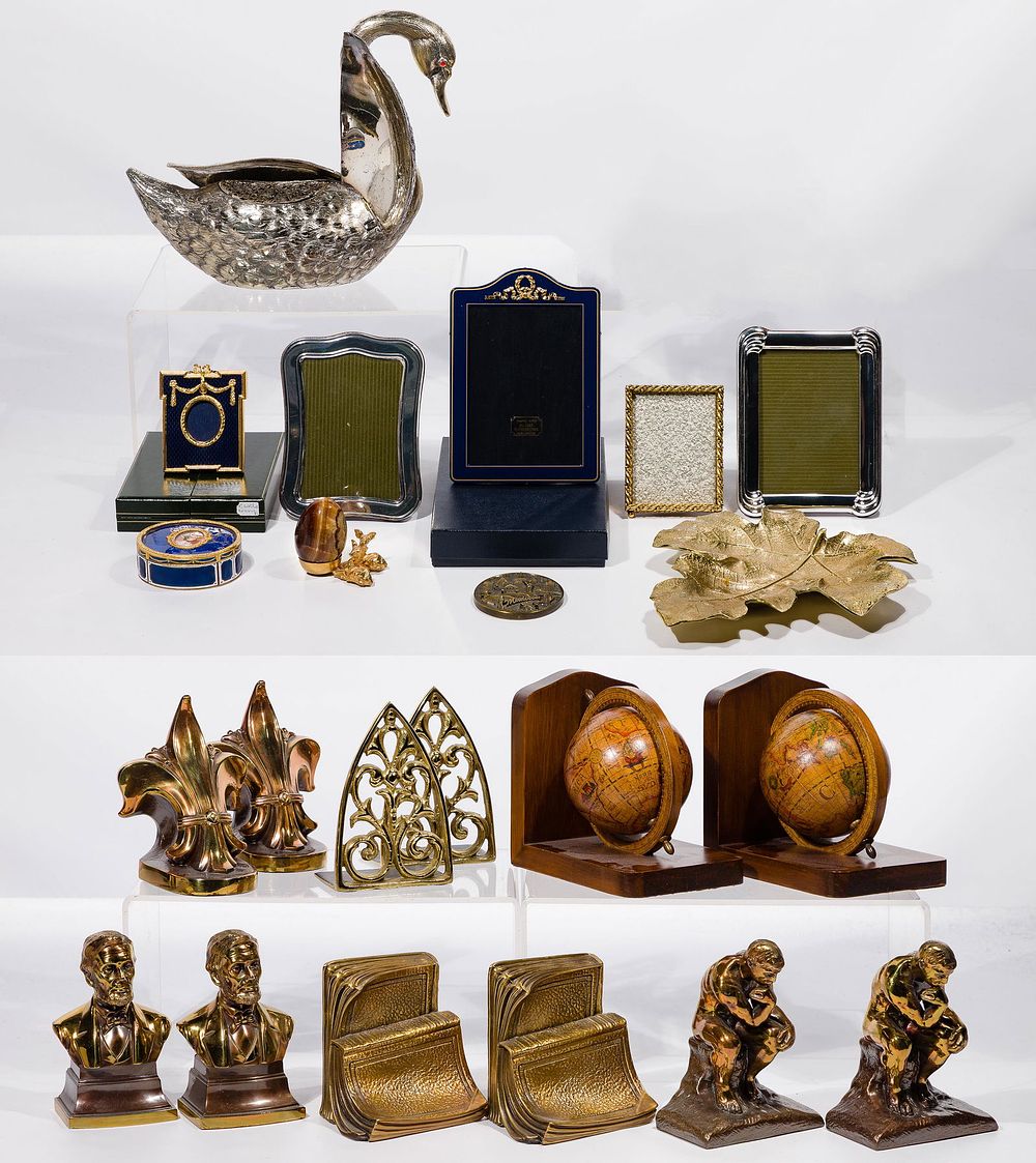 Lot 279: Decorative Object Assortment