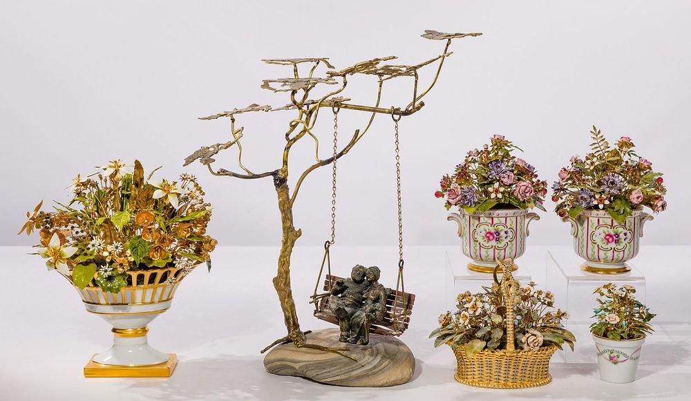 Lot 280: Jane Hutcheson for Gorham Flower Assortment