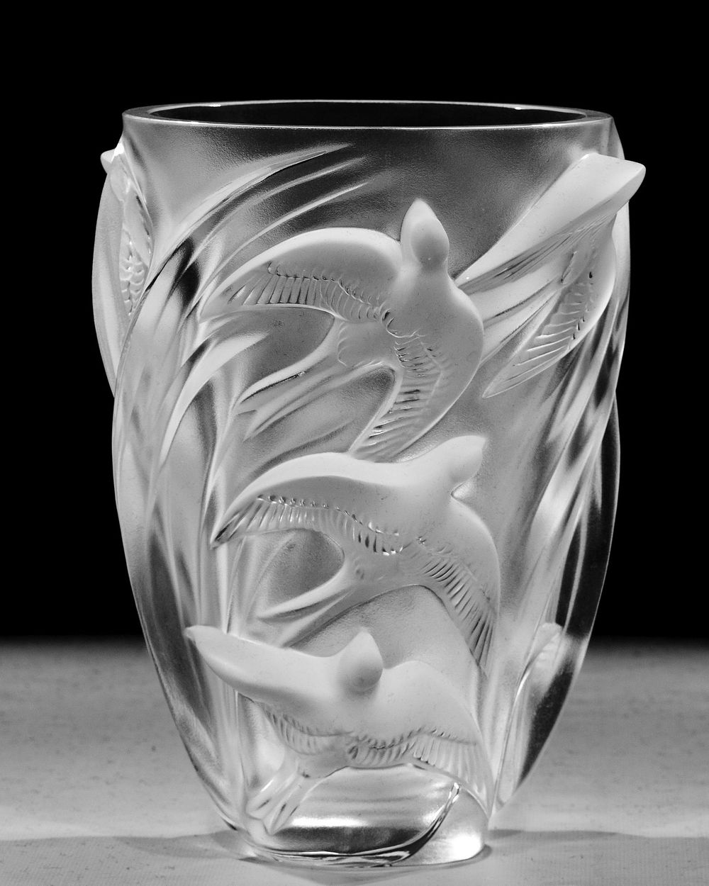 Lot 316: Lalique Crystal 'Martinets' Vase
