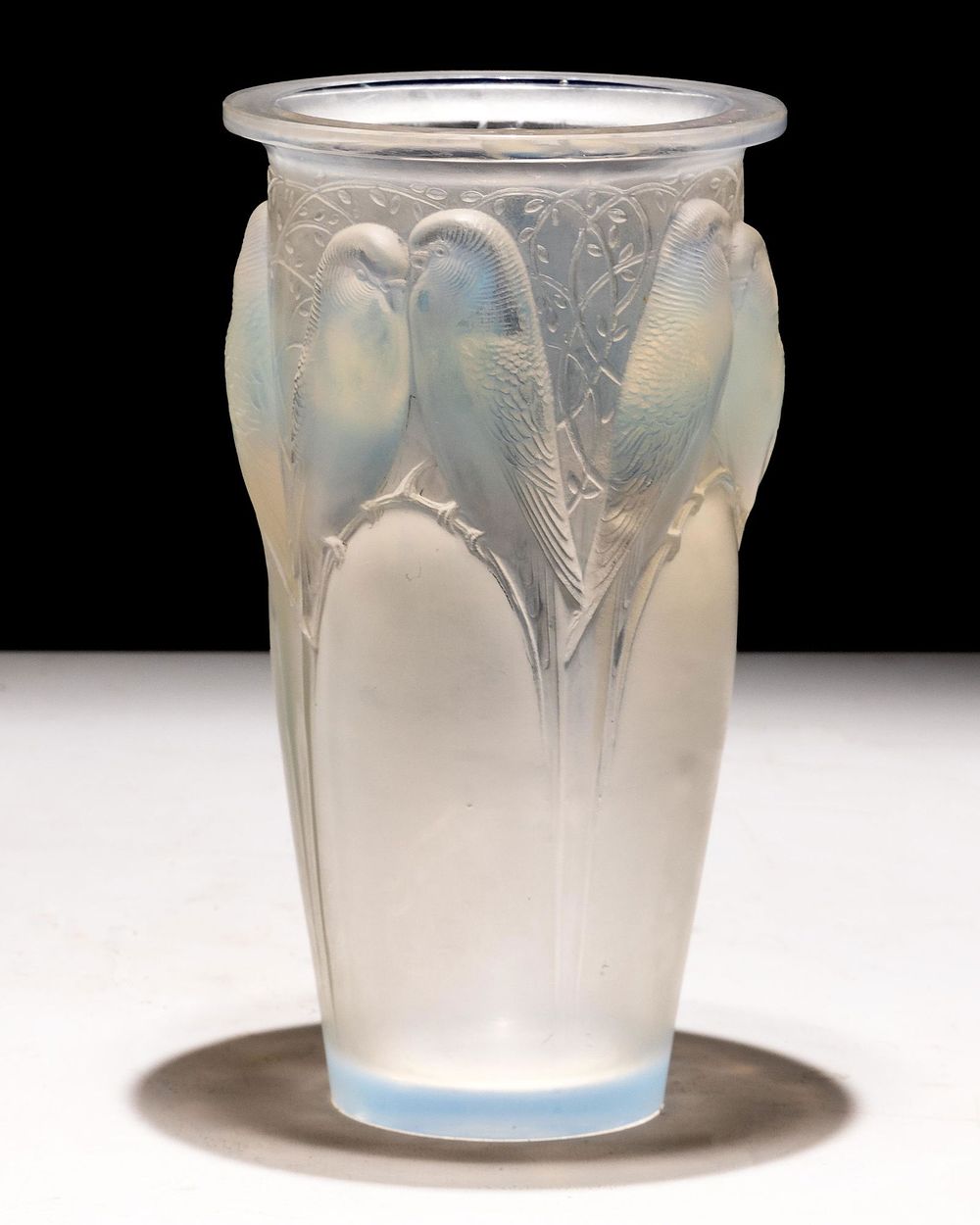 Lot 326: R. Lalique 'Ceylan' Vase