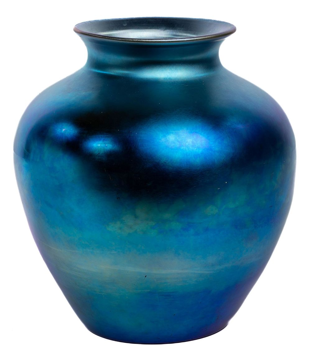 Lot 332: Frederick Carder for Steuben Aurene Glass Vase