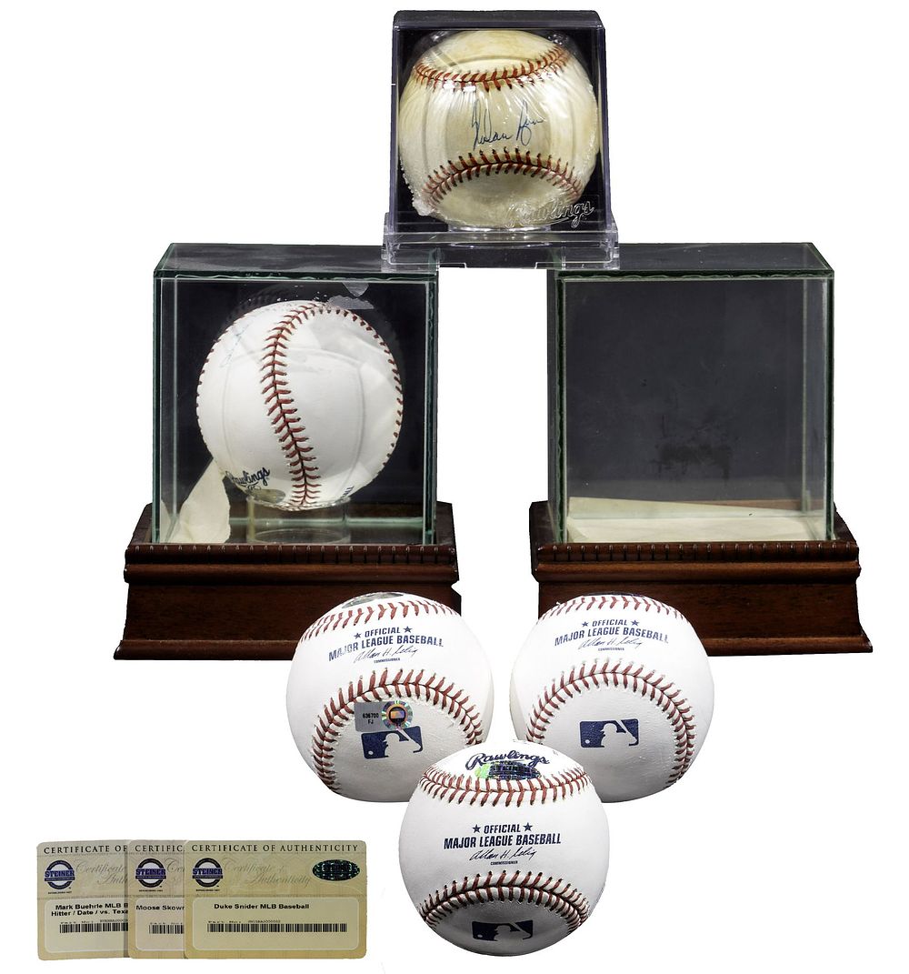 Lot 363: Autographed Baseball Assortment