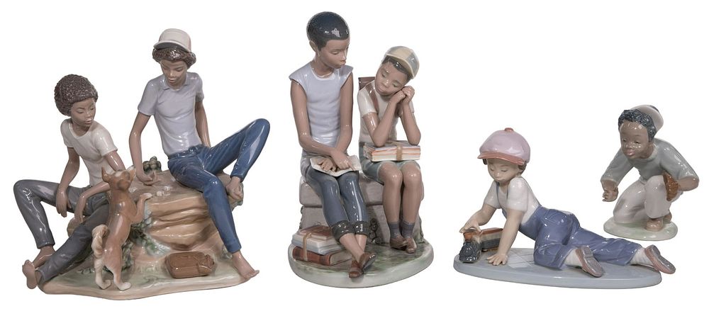 Lot 236: Lladro Figurine Assortment