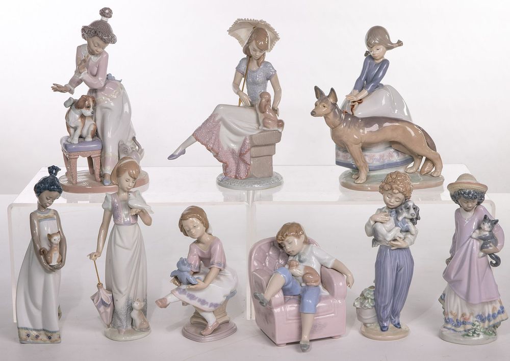 Lot 237: Lladro Figurine Assortment