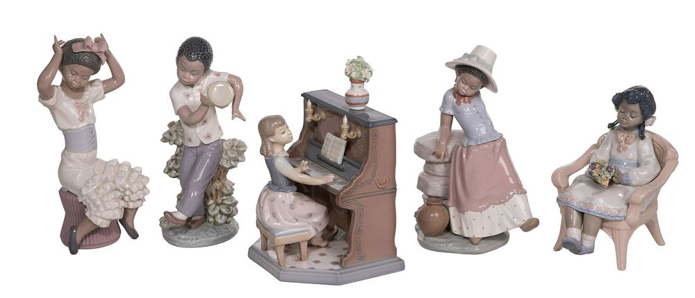 Lot 243: Lladro Porcelain Figurine Assortment