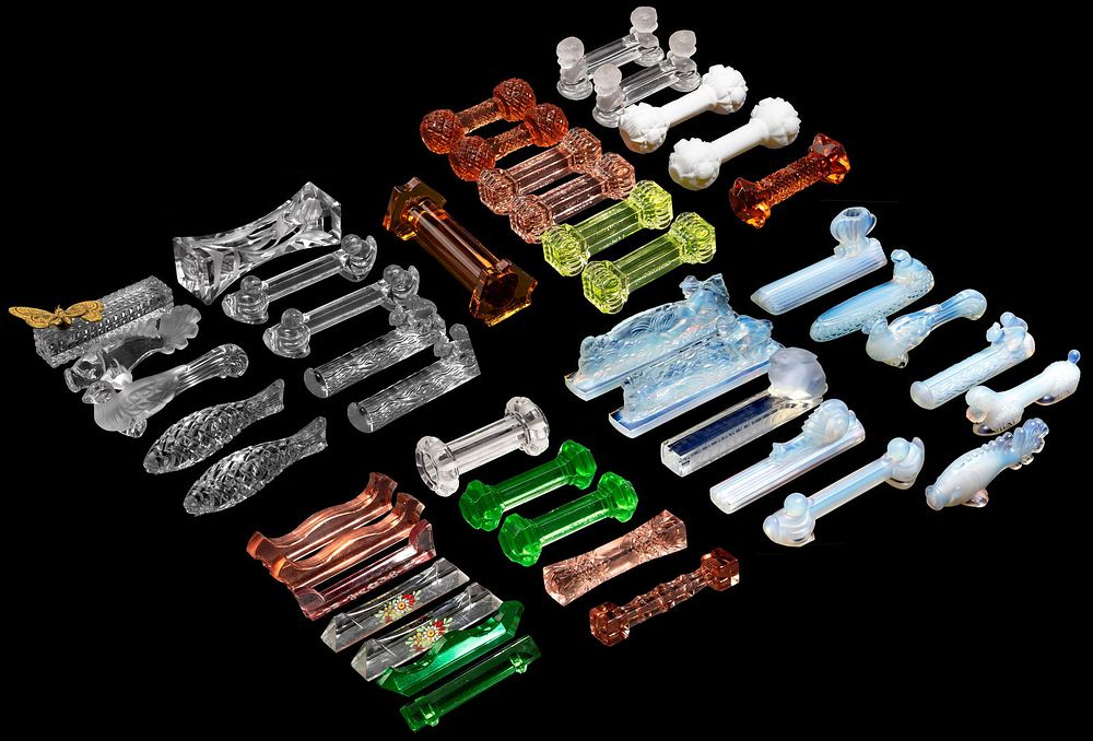 Lot 309: Colored and Animal Glass Knife Rest Collection